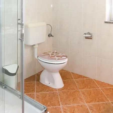 Fjolla - Lbn437 Labin (Istria)